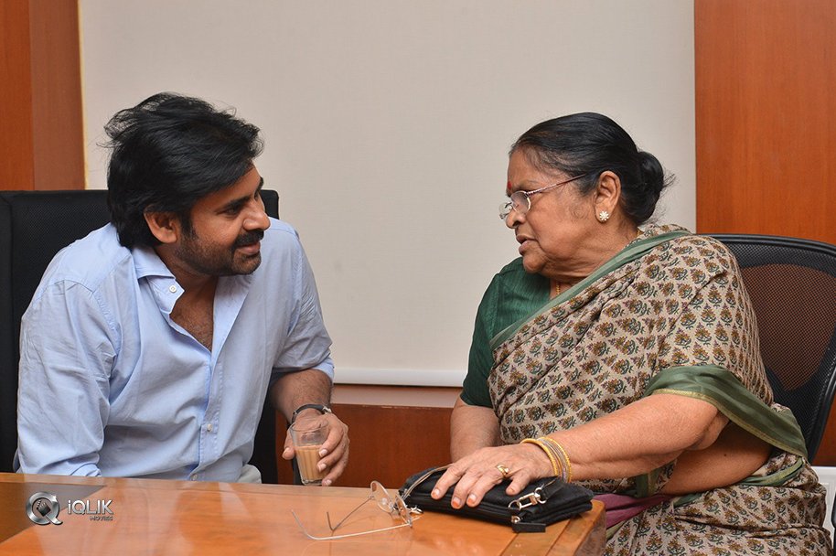 Pawan-Kalyan-Mother-Donation-For-Janasena-Party